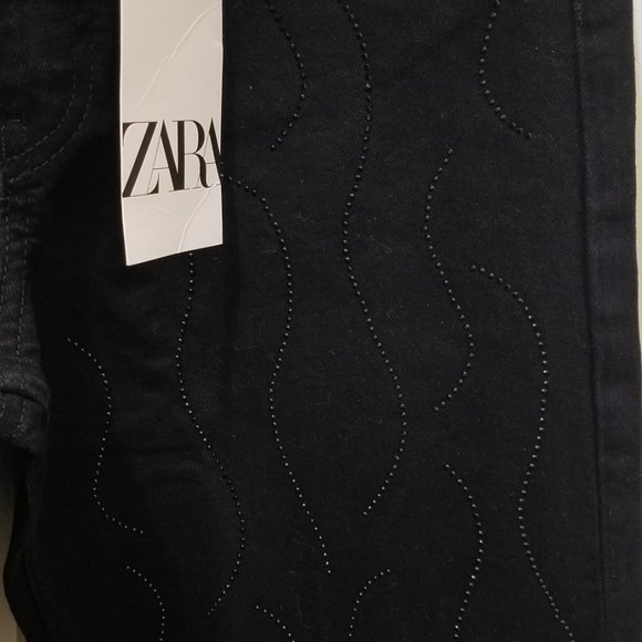 NWT STRAIGHT CUT MID- HIGH RISE RHINESTONE BLACK JEANS ZW COLLECTION - Picture 7 of 10